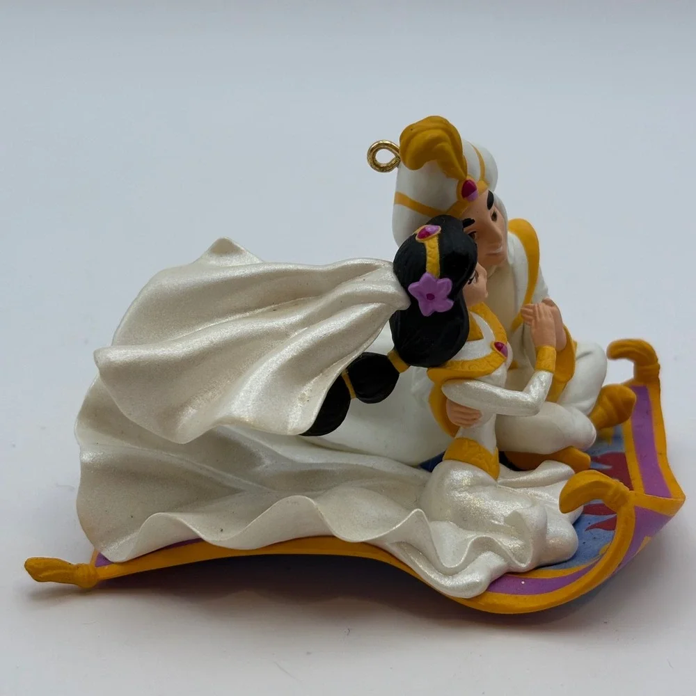 Hallmark Keepsake Ornament 1997 Disney Jasmine Aladdin King of Thieves‎ Wedding